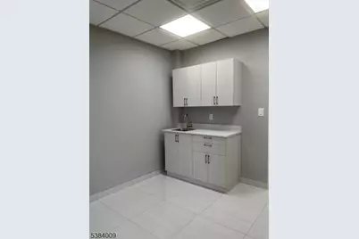 685 Bloomfield Ave, Verona, NJ 07044 - Photo 2