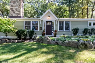 140 Countryside Dr, Berkeley Heights Township, NJ 07901 - Photo 1