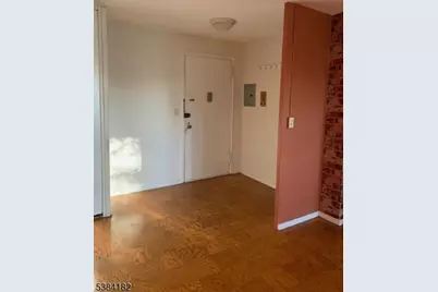 39 E 39th St #2L, Paterson, NJ 07514 - Photo 6