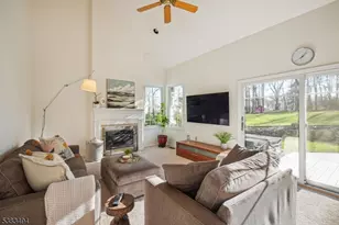 26 Spiked Rush Ct, Montgomery Township, NJ 08558 - Photo 4