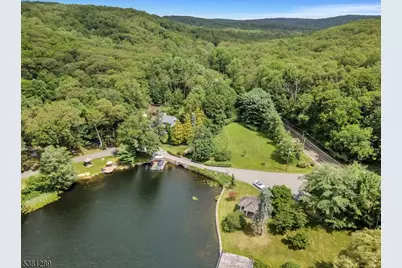 1 W Shore Rd, Bloomingdale, NJ 07403 - Photo 26