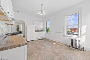 21 Walnut St, Clifton, NJ 07013 - Photo 2