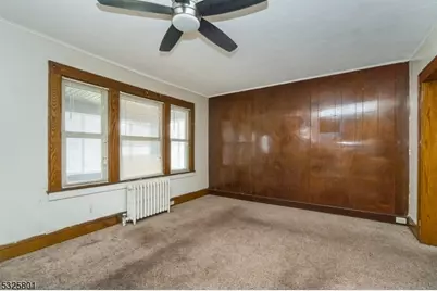 424 E 4th Ave, Roselle, NJ 07203 - Photo 4