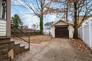 424 E 4th Ave, Roselle, NJ 07203 - Photo 20