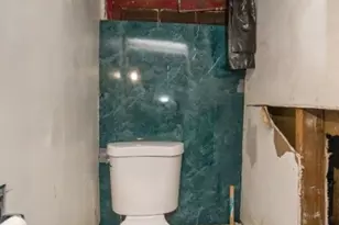 424 E 4th Ave, Roselle, NJ 07203 - Photo 18