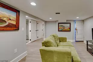 92 Steuben St, East Orange, NJ 07018 - Photo 16