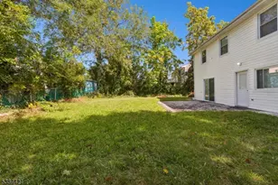 5 Waverly Dr, Edison, NJ 08817 - Photo 24