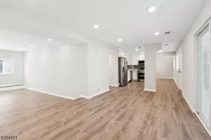 5 Waverly Dr, Edison, NJ 08817 - Photo 14