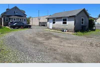 307 W Union Ave, Bound Brook, NJ 08805 - Photo 16