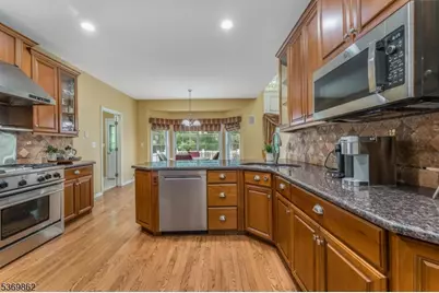 6 Jayne Dr, Lopatcong Township, NJ 08865 - Photo 8