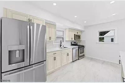 18 Farmingdale Ave, Bloomfield, NJ 07003 - Photo 10