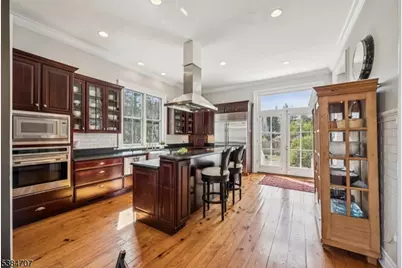 21 Franklin Pl, Morristown, NJ 07960 - Photo 14