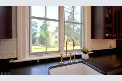 21 Franklin Pl, Morristown, NJ 07960 - Photo 12