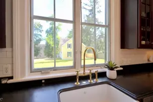 21 Franklin Pl, Morristown, NJ 07960 - Photo 12