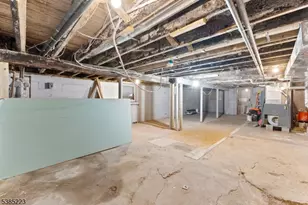 595 15th Ave, Newark, NJ 07103 - Photo 32