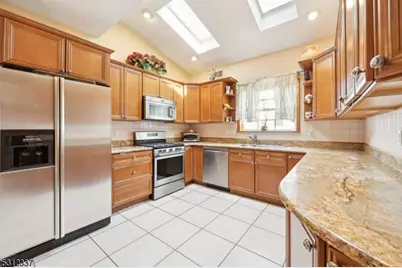 937 Roosevelt Ave, Union Township, NJ 07083 - Photo 14