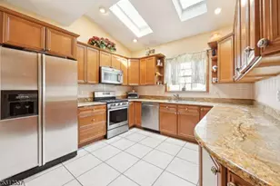 937 Roosevelt Ave, Union Township, NJ 07083 - Photo 14