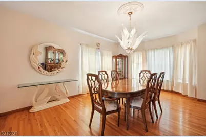 937 Roosevelt Ave, Union Township, NJ 07083 - Photo 12