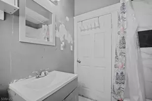 253 S Burnett St, East Orange, NJ 07018 - Photo 34