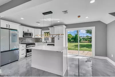 14 Melbourne Ln, Willingboro Twp., NJ 08046 - Photo 2