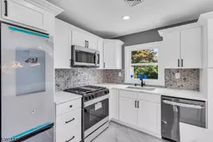 14 Melbourne Ln, Willingboro Twp., NJ 08046 - Photo 4