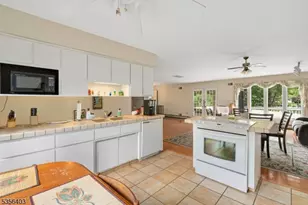 87 Ivy Ln, Bridgewater, NJ 08807 - Photo 10