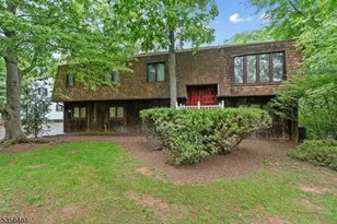 87 Ivy Ln, Bridgewater, NJ 08807 - Photo 2