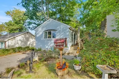 5 Geneva Trl, Hopatcong, NJ 07843 - Photo 1