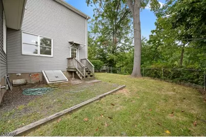 250 Woodcliff Ave, Little Falls Township, NJ 07424 - Photo 28