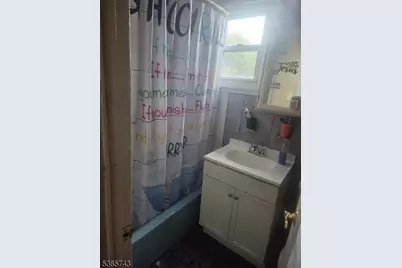 25 Morton Pl, Jersey City, NJ 07305 - Photo 2