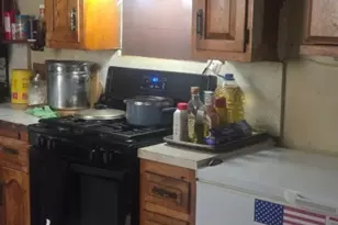 25 Morton Pl, Jersey City, NJ 07305 - Photo 6