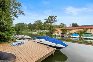 27 Ringwood Ln, West Milford, NJ 07421 - Photo 2