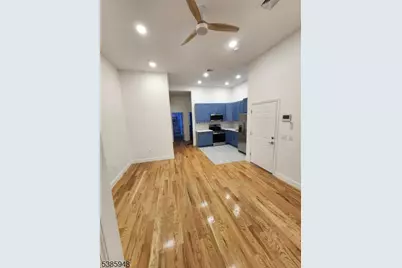 189 Main St #3B, Paterson, NJ 07505 - Photo 2