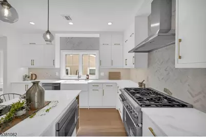 94 E Cedar St, Livingston, NJ 07039 - Photo 8