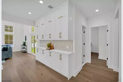 94 E Cedar St, Livingston, NJ 07039 - Photo 12