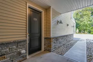 219 Myrtle Rd, Warren Township, NJ 07059 - Photo 2