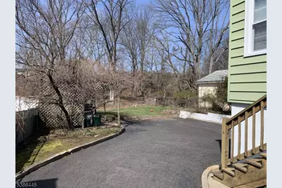 36 Derwent Ave 2nd Fl, Verona, NJ 07044 - Photo 2