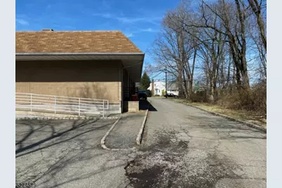 24 Little Falls Rd, Fairfield, NJ 07004 - Photo 4