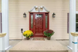 9 Stirrup Way, Franklin Township, NJ 08540 - Photo 4