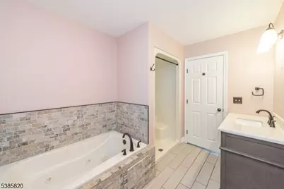 40 Castle Rock Rd, Jefferson Township, NJ 07849 - Photo 10