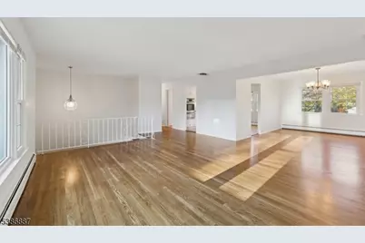 71 Roosevelt St, Roseland, NJ 07068 - Photo 6