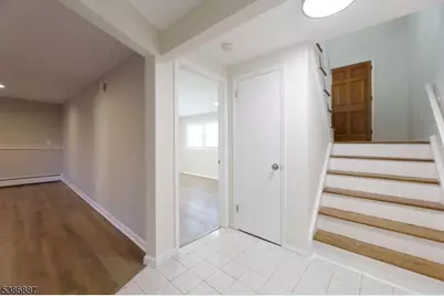 71 Roosevelt St, Roseland, NJ 07068 - Photo 2