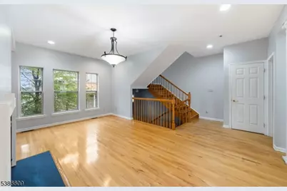 790 Green Ln #A1, Union Township, NJ 07083 - Photo 6