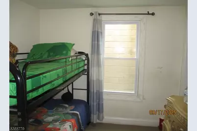 7 Kossuth St, Newark, NJ 07105 - Photo 6