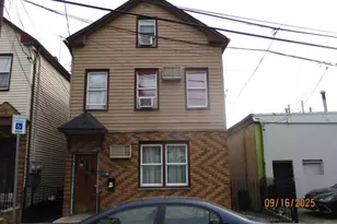 7 Kossuth St, Newark, NJ 07105 - Photo 2