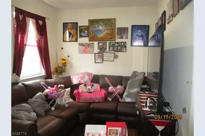 63 Warwick St, Newark, NJ 07105 - Photo 4