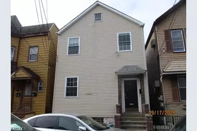 63 Warwick St, Newark, NJ 07105 - Photo 1