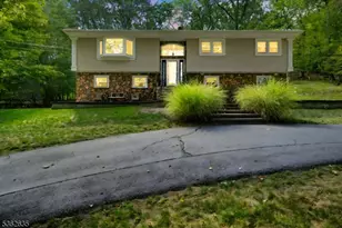 11 Glenbourne Dr, Boonton Township, NJ 07005 - Photo 1