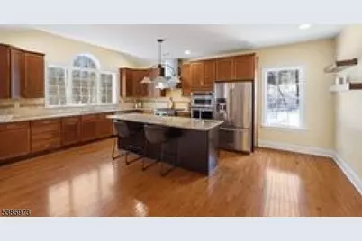 33 Chancellor Way, Washington Township, NJ 07853 - Photo 10