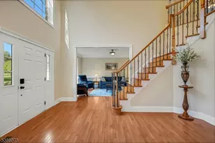 33 Chancellor Way, Washington Township, NJ 07853 - Photo 8